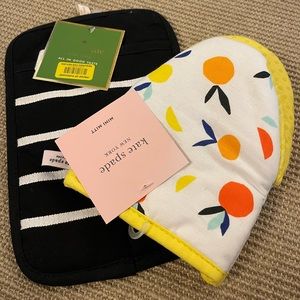 NWT Kate Spade Fruit pattern mini mitt and black and white hot pad